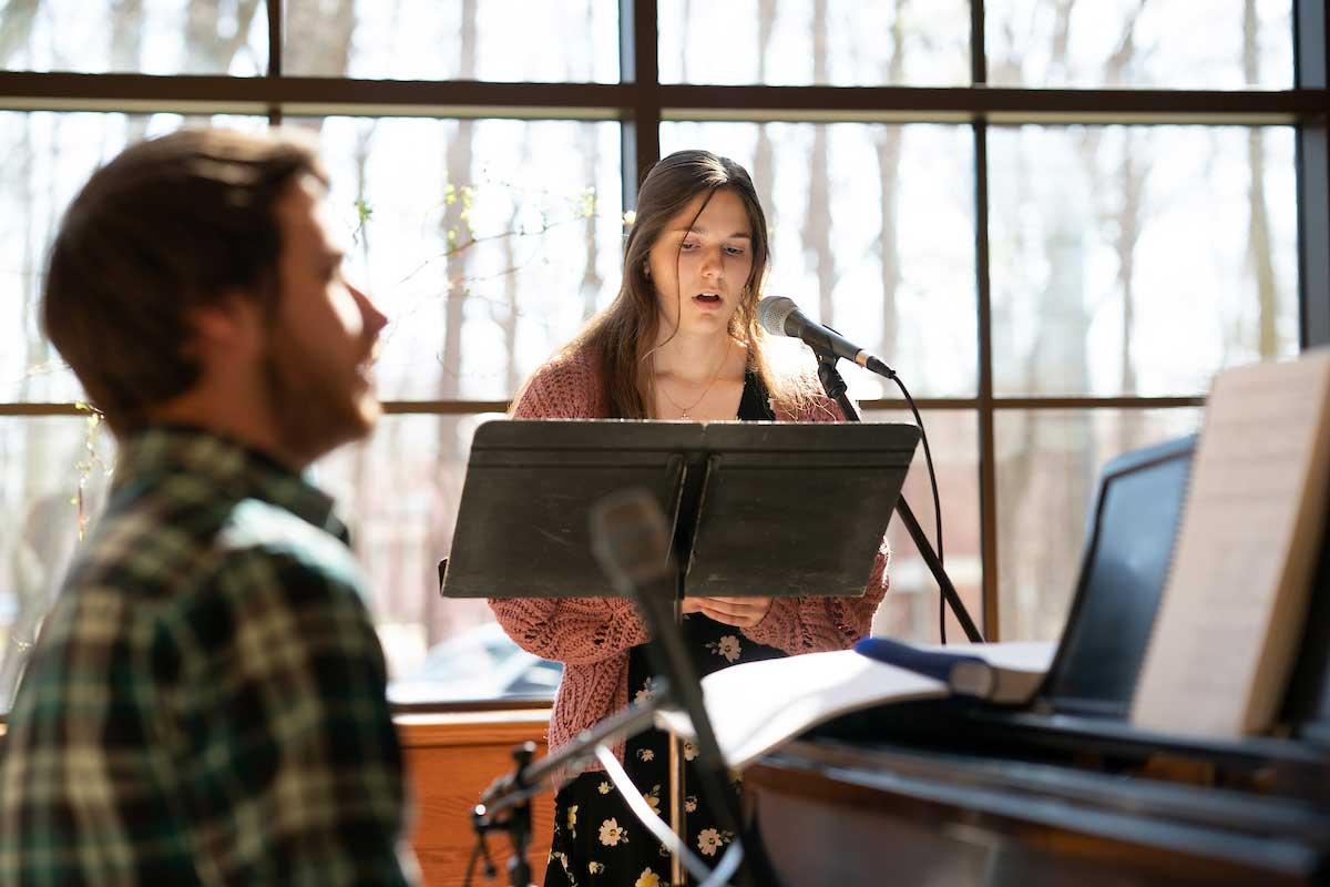 mass student singing